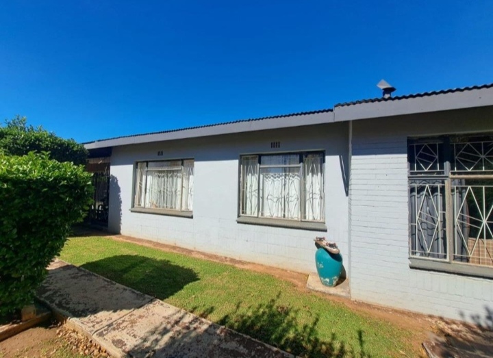 4 Bedroom Property for Sale in Roosheuwel North West